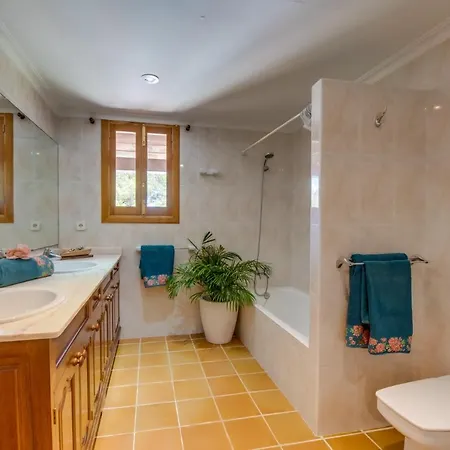 Ideal Mallorca - La Caseta Casa de Campo Pollença